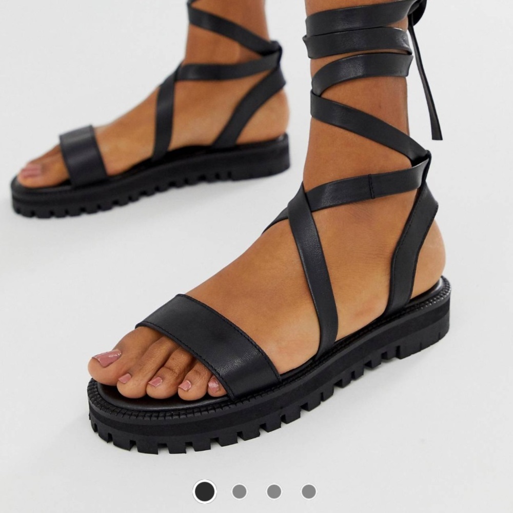 Chunky gladiator sandal size 7